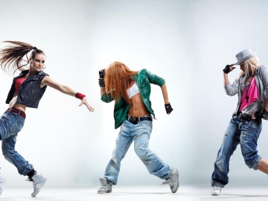 Современные танцы – хобби для активных девушек