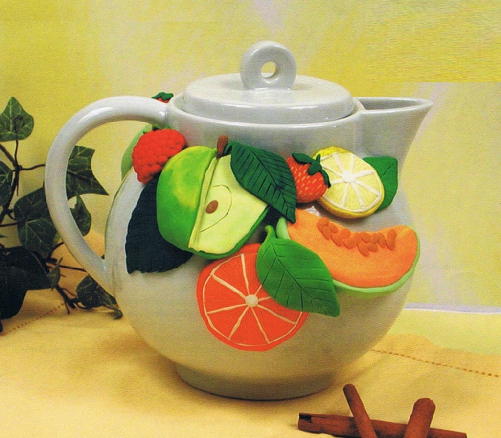 Из какого материала сделан чайник. Необычные чайники. Декор чайника. Дизайнерский чайник. Украшение посуды.